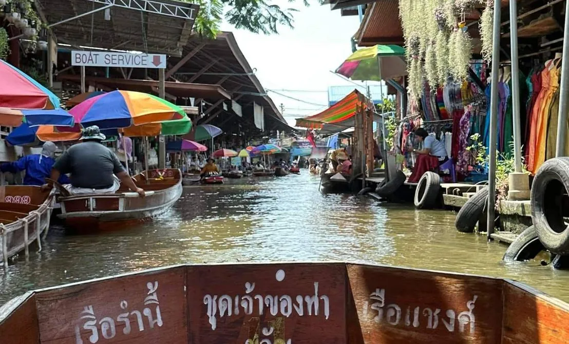 Damnoen Saduak Floating Market And Maeklong Railway Market
