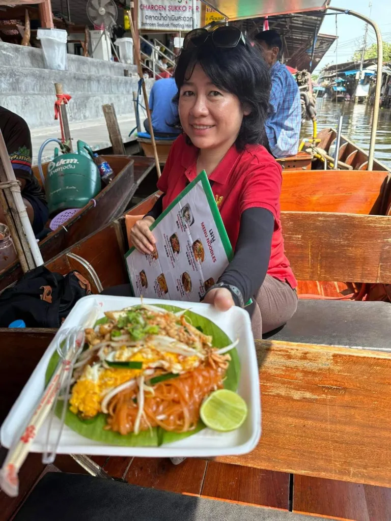 PadThai on Boat - Floating Market Damnoen Saduak