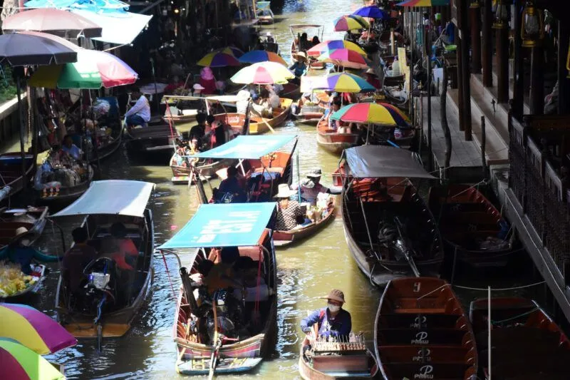 Damnoensaduak Floating Market