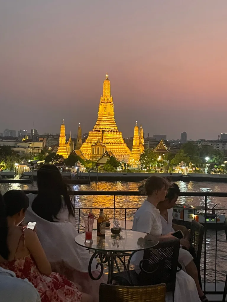 Roof Top to See Temple of Dawn